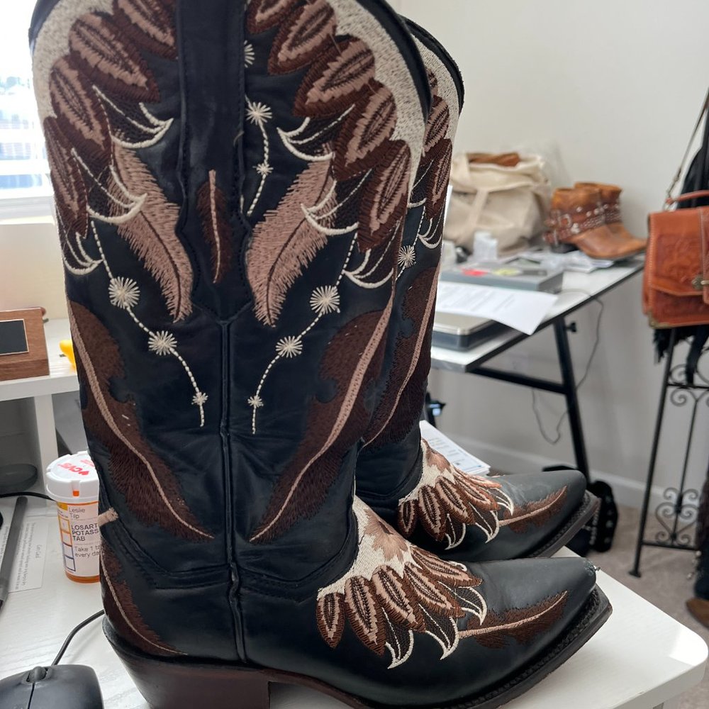 Cowboy Pro size 7 womens embroidered feather boots - Picture 4 of 4